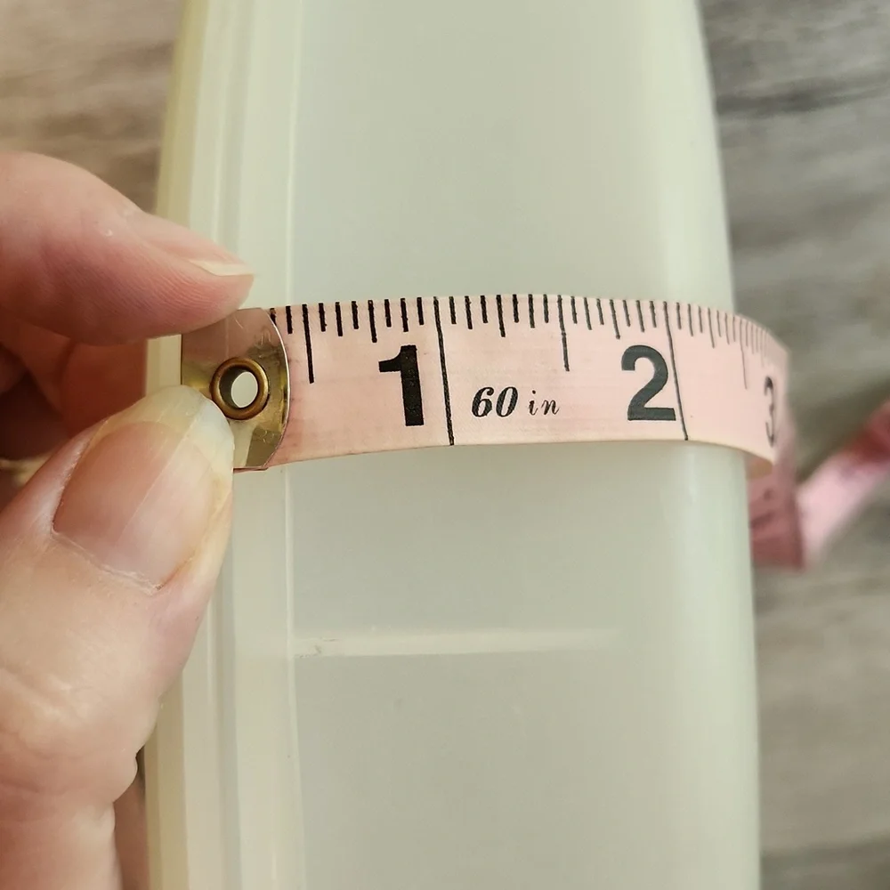 Round Tupperware Vintage 12